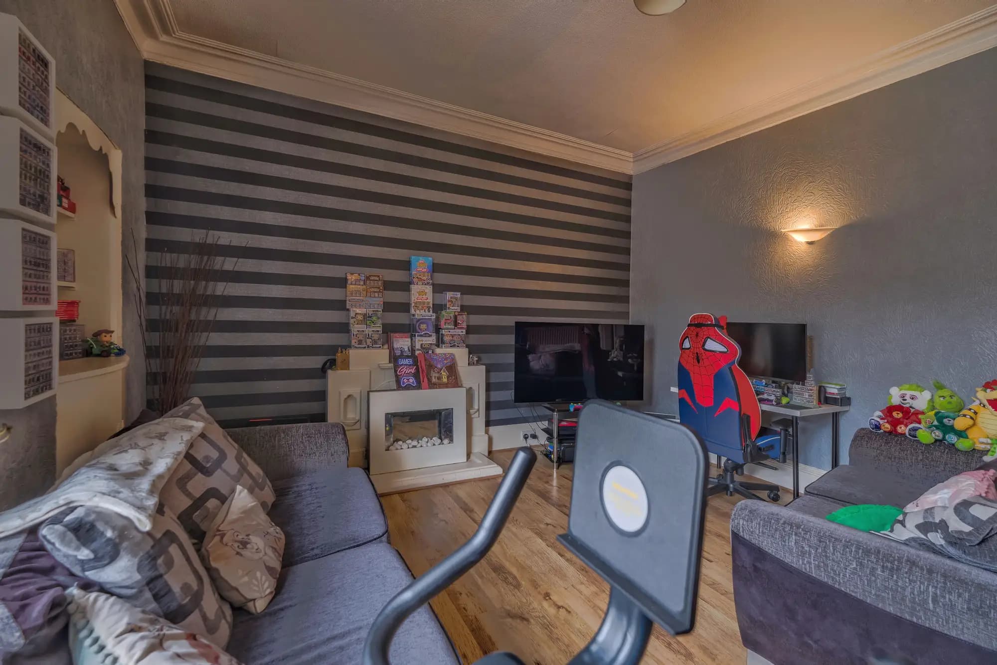 property photo 6 of 27
