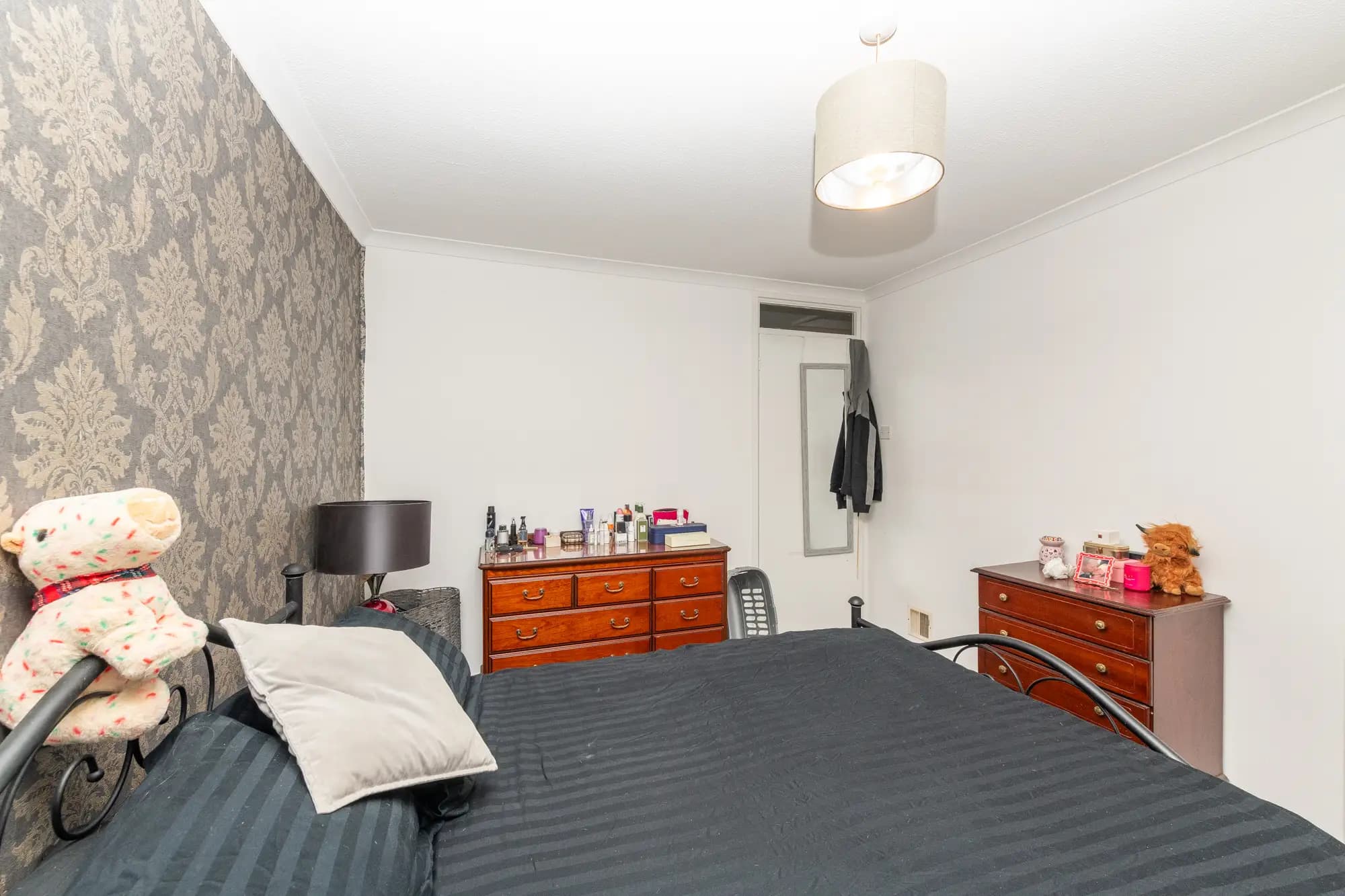 property photo 22 of 37