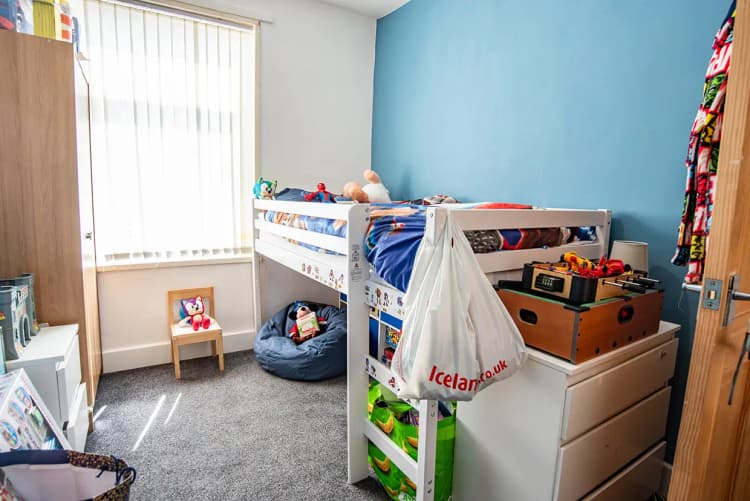 property photo 15 of 27