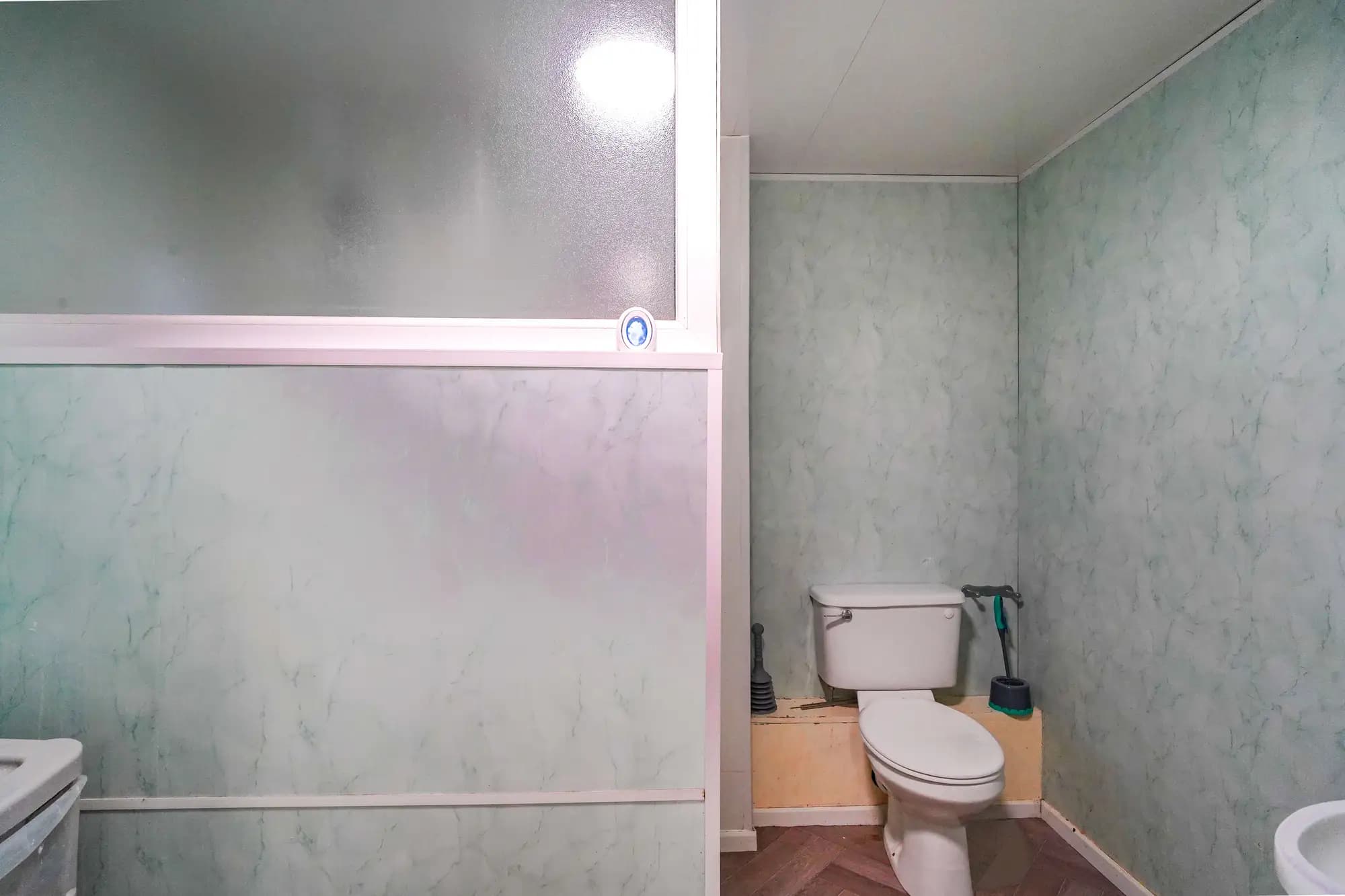 property photo 8 of 20
