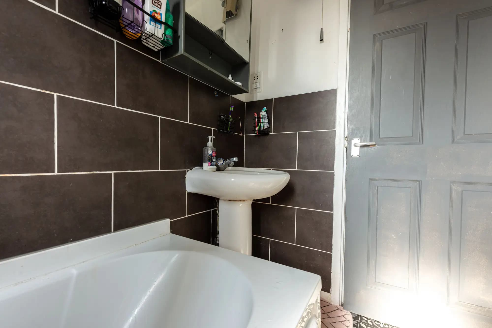 property photo 16 of 33