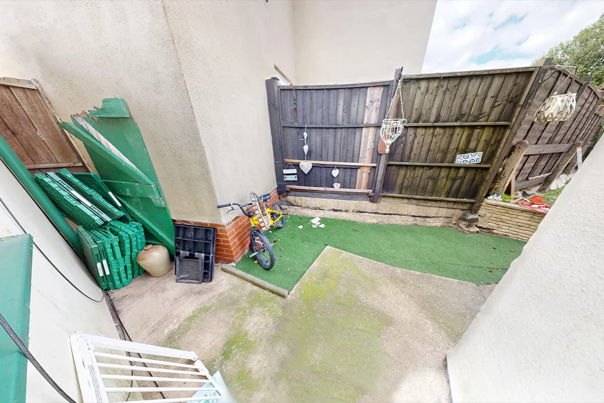 property photo 32 of 38