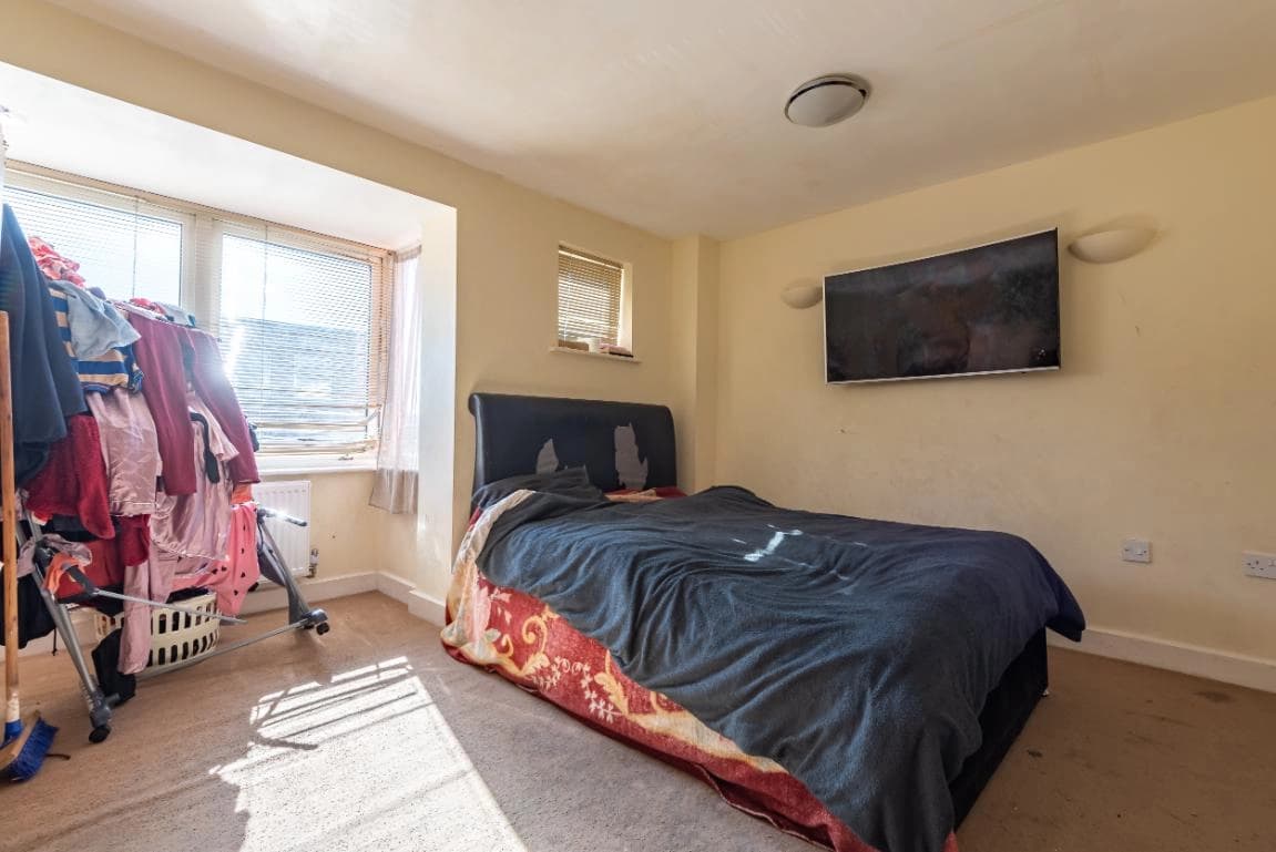 property photo 11 of 20