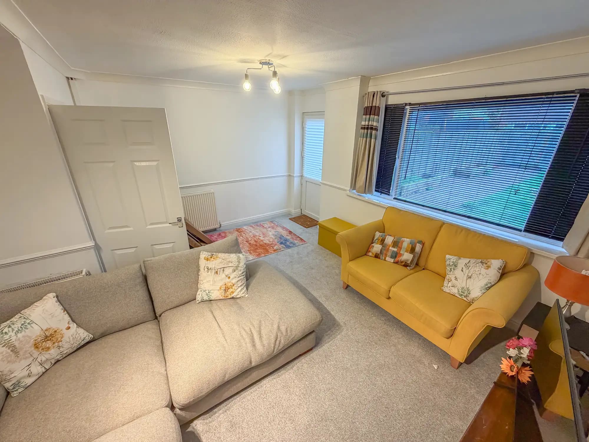property photo 4 of 18