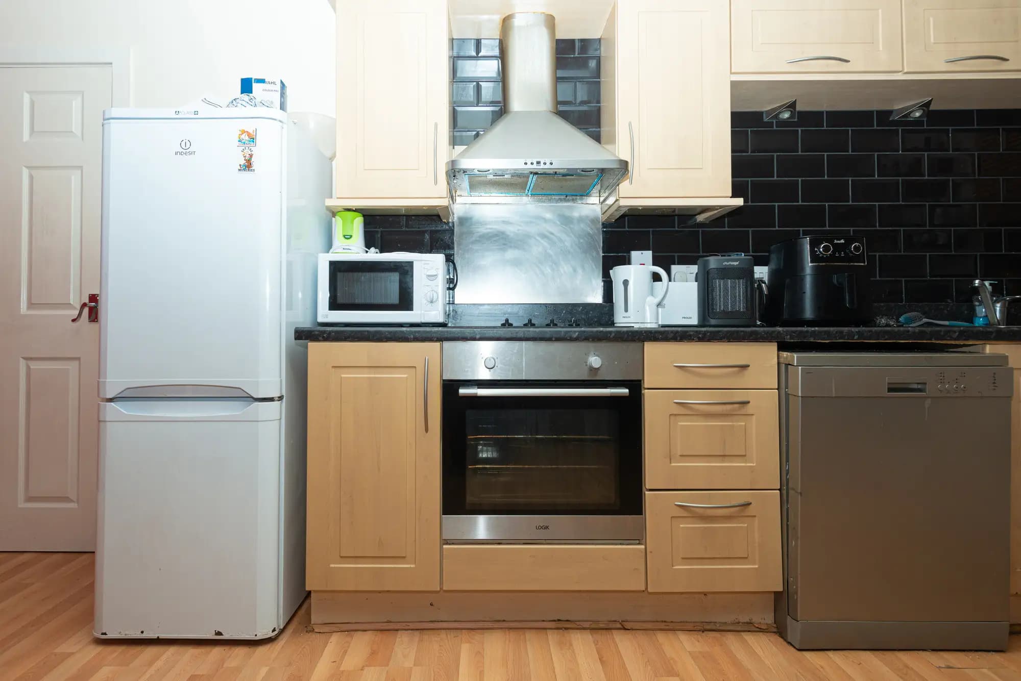 property photo 6 of 18