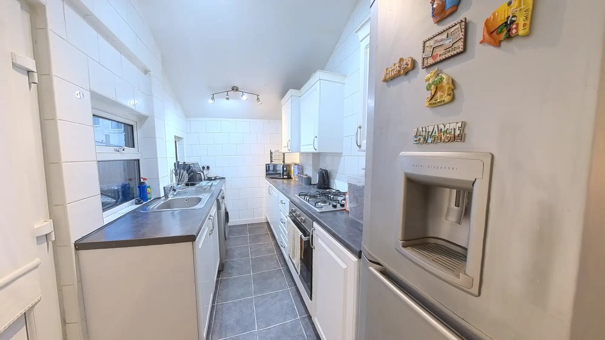 property photo 8 of 18
