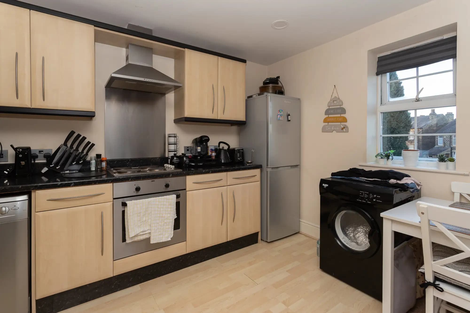 property photo 6 of 16