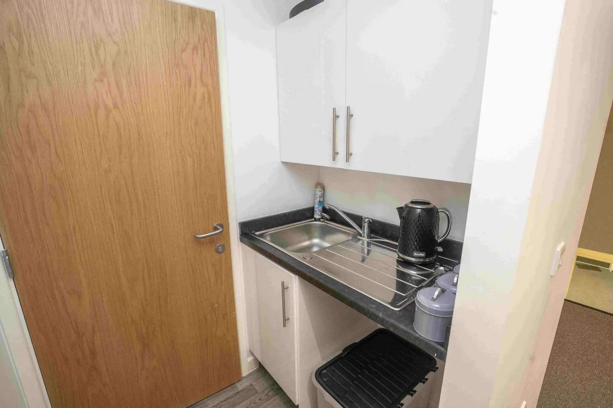 property photo 5 of 23