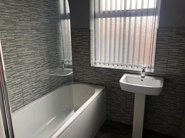property photo 11 of 40