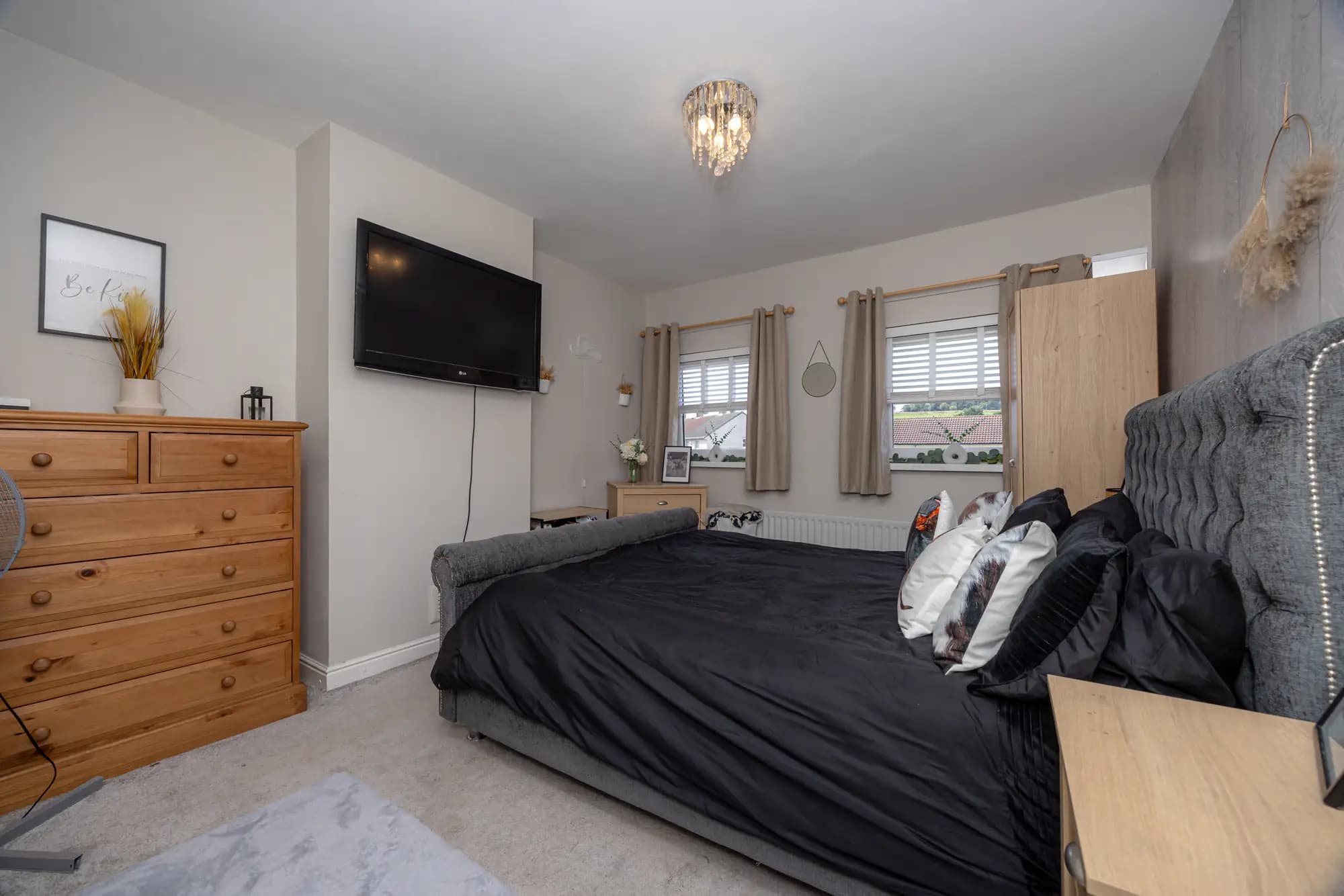 property photo 13 of 30