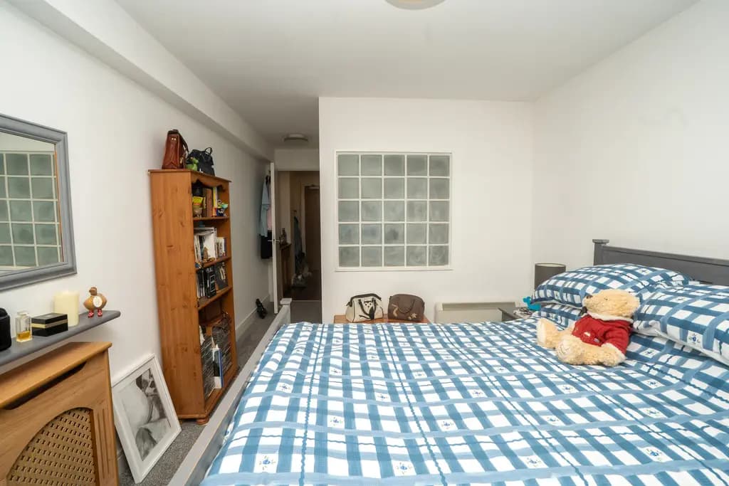property photo 10 of 15