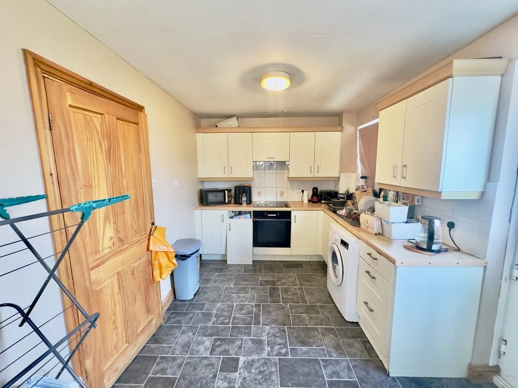property photo 6 of 16