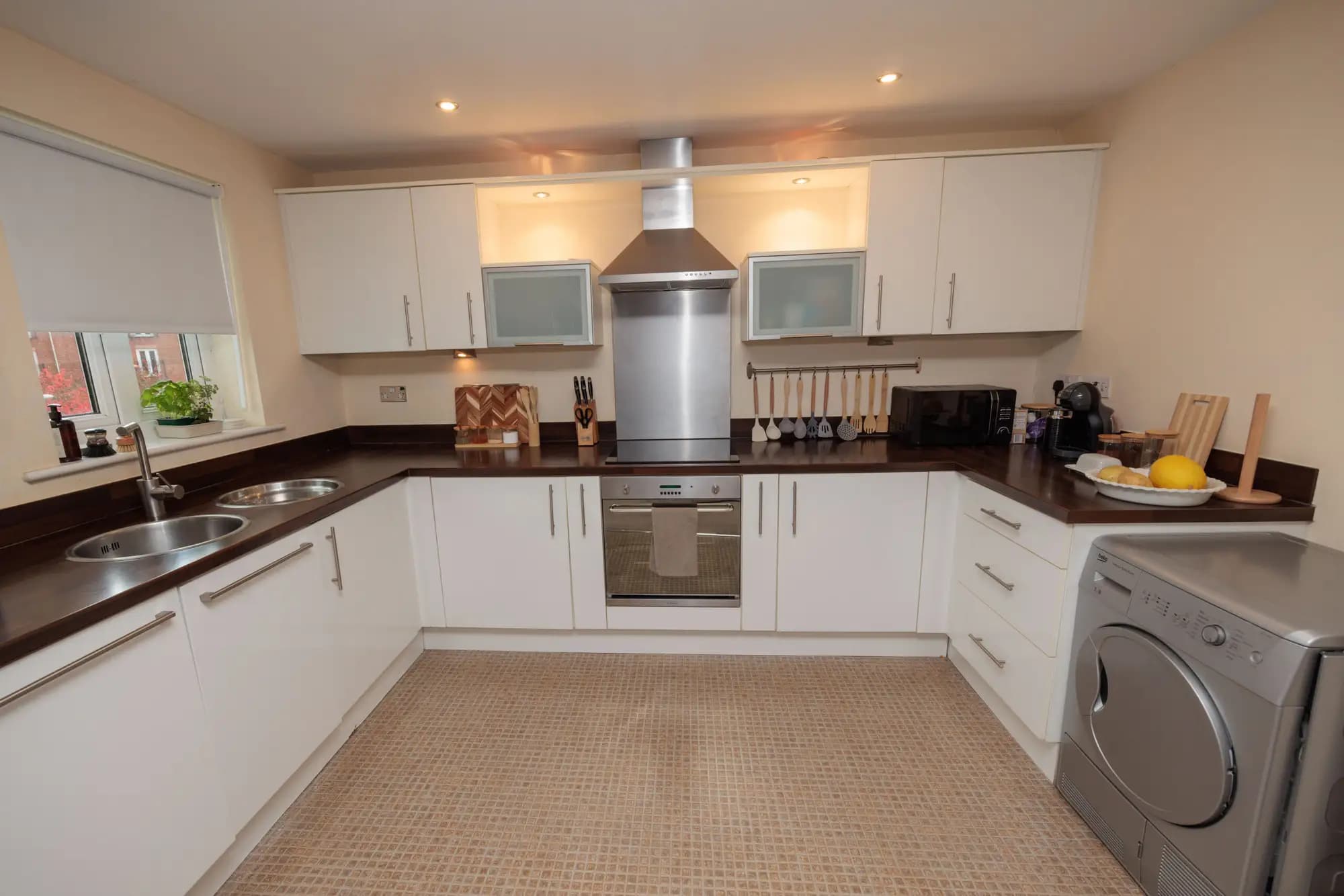 property photo 5 of 16