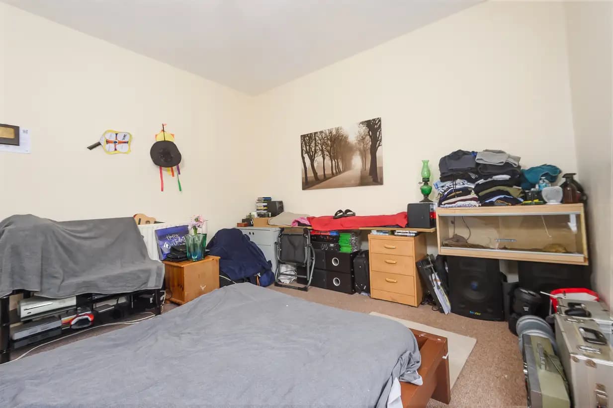 property photo 10 of 17