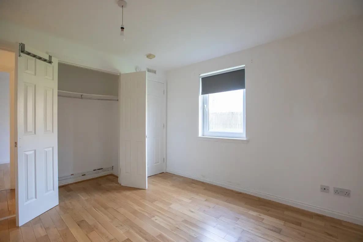 property photo 13 of 18