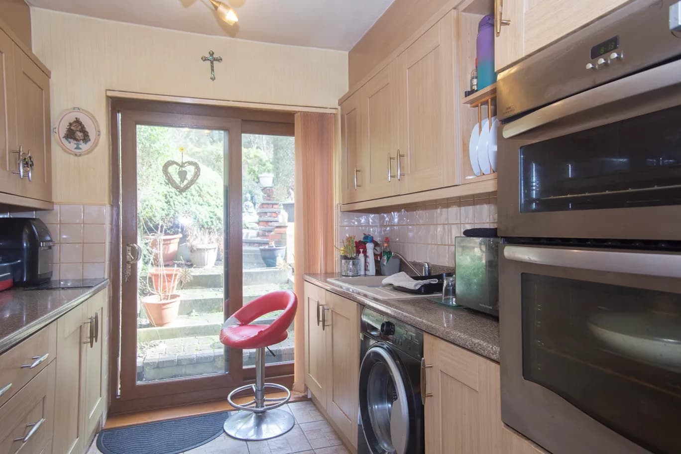 property photo 7 of 16