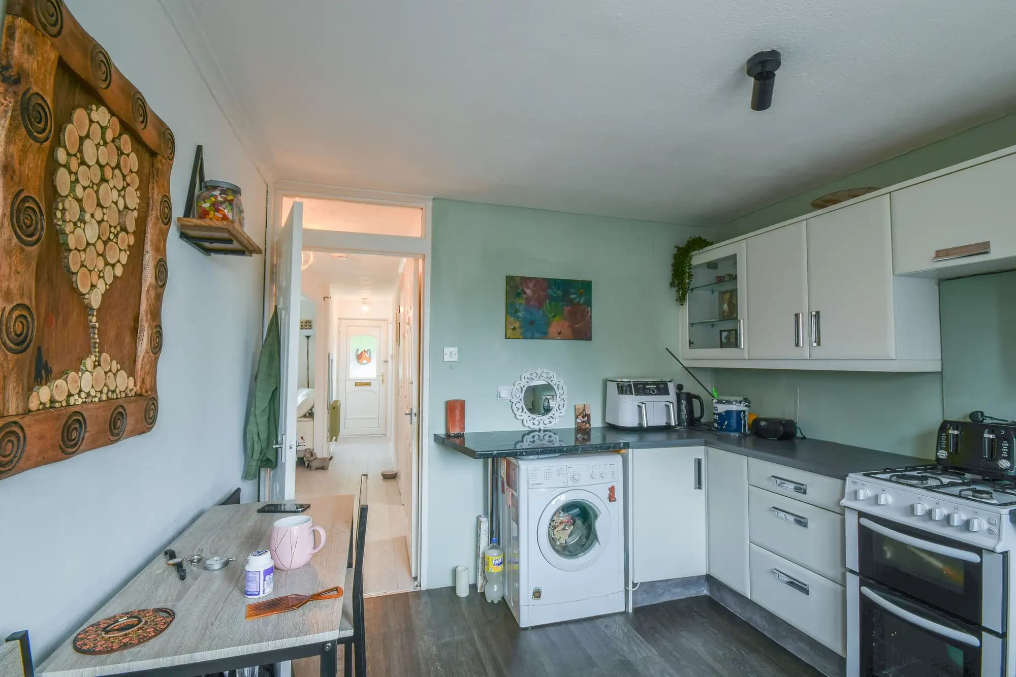 property photo 5 of 15