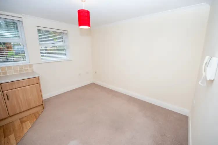 property photo 13 of 22