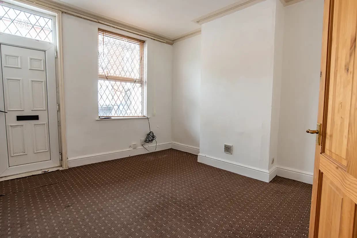 property photo 5 of 24