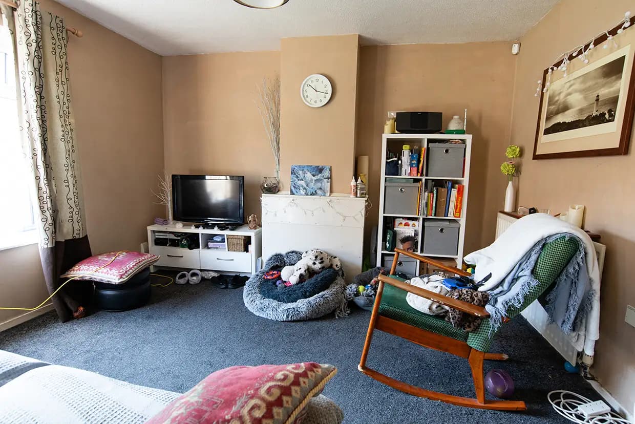 property photo 3 of 17