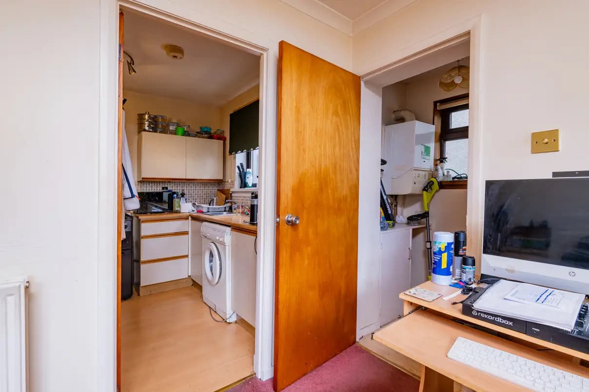 property photo 4 of 13