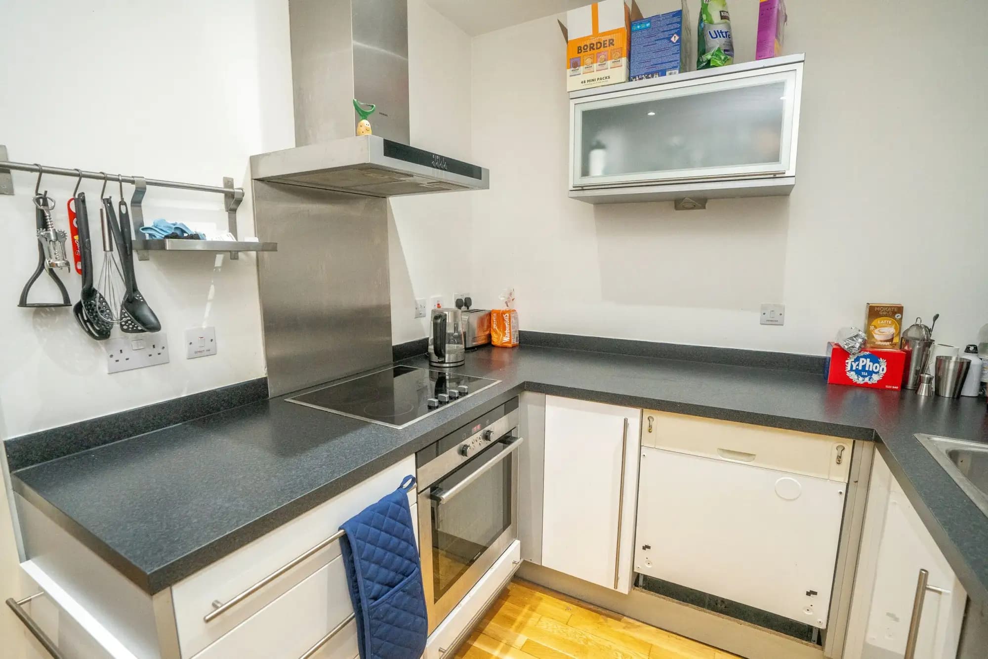 property photo 5 of 14