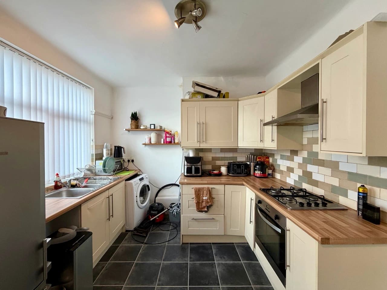 property photo 6 of 42