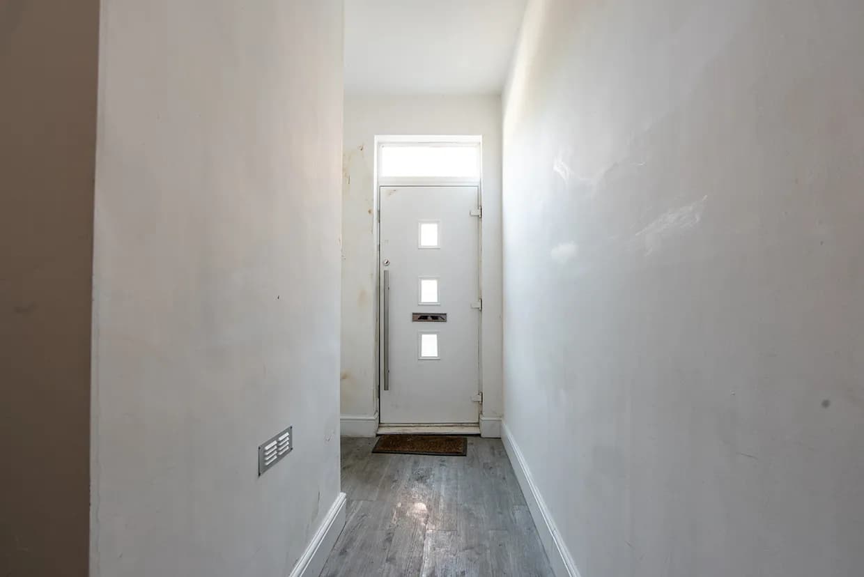 property photo 21 of 31