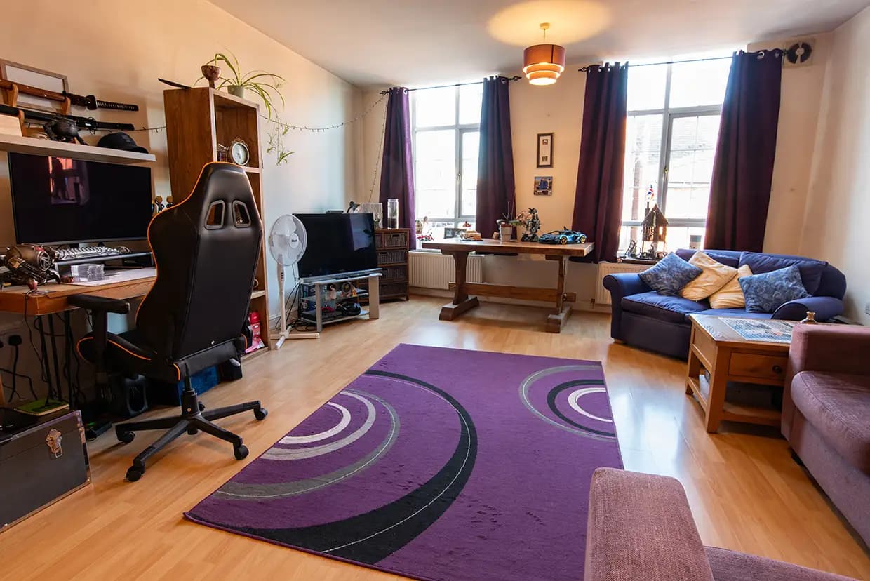 property photo 3 of 18