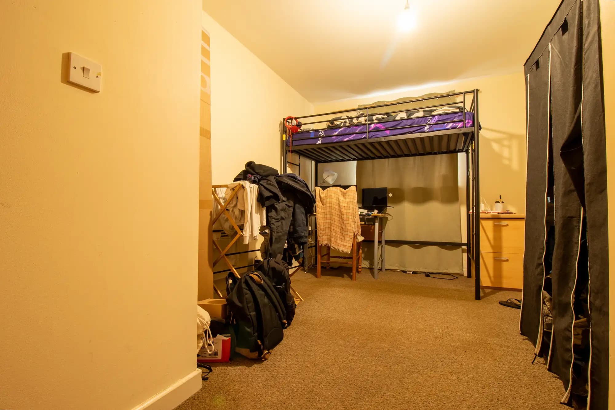 property photo 6 of 12