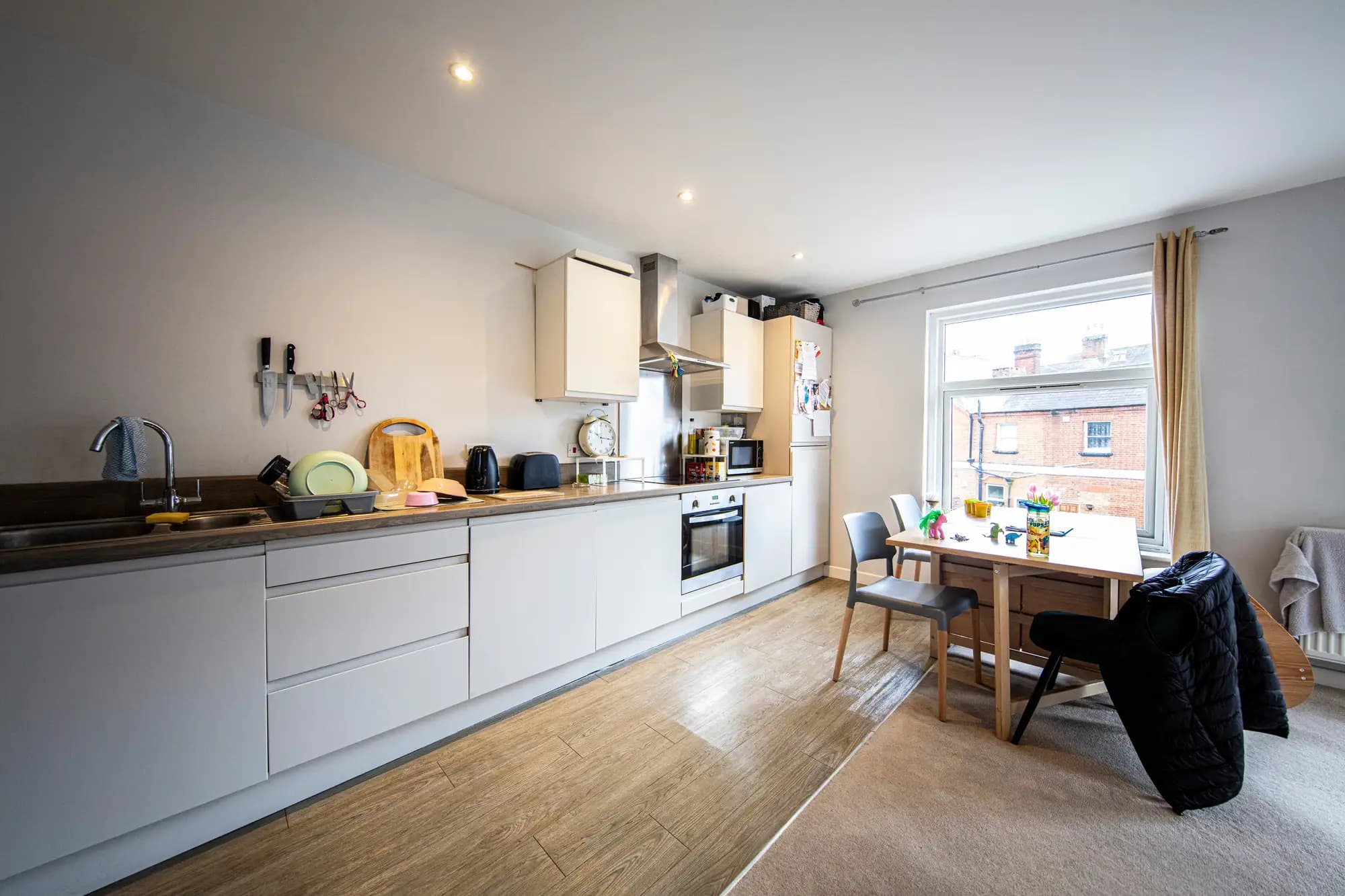 property photo 9 of 16