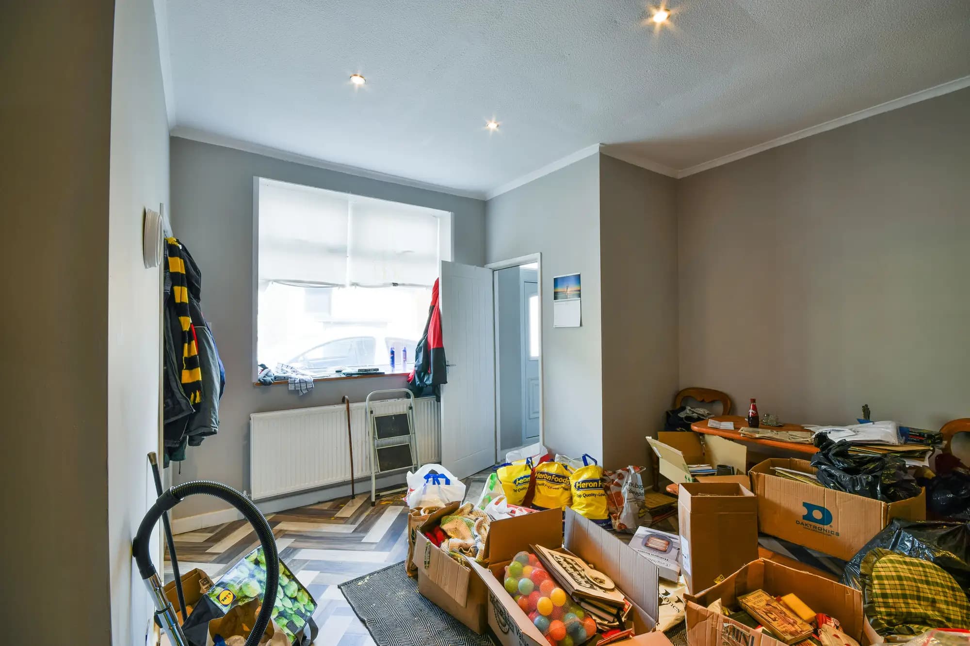 property photo 6 of 12