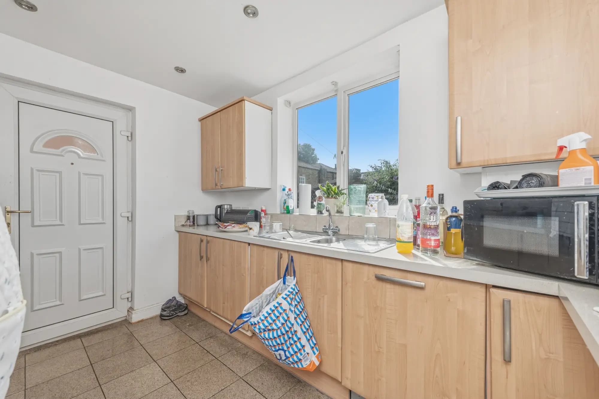 property photo 4 of 15