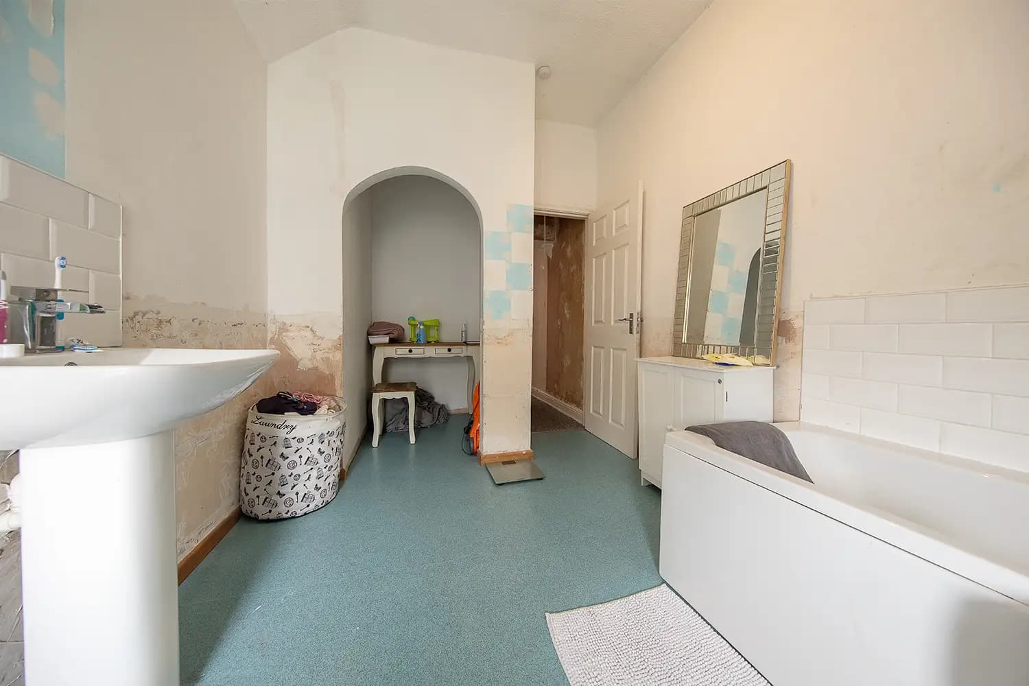 property photo 11 of 24