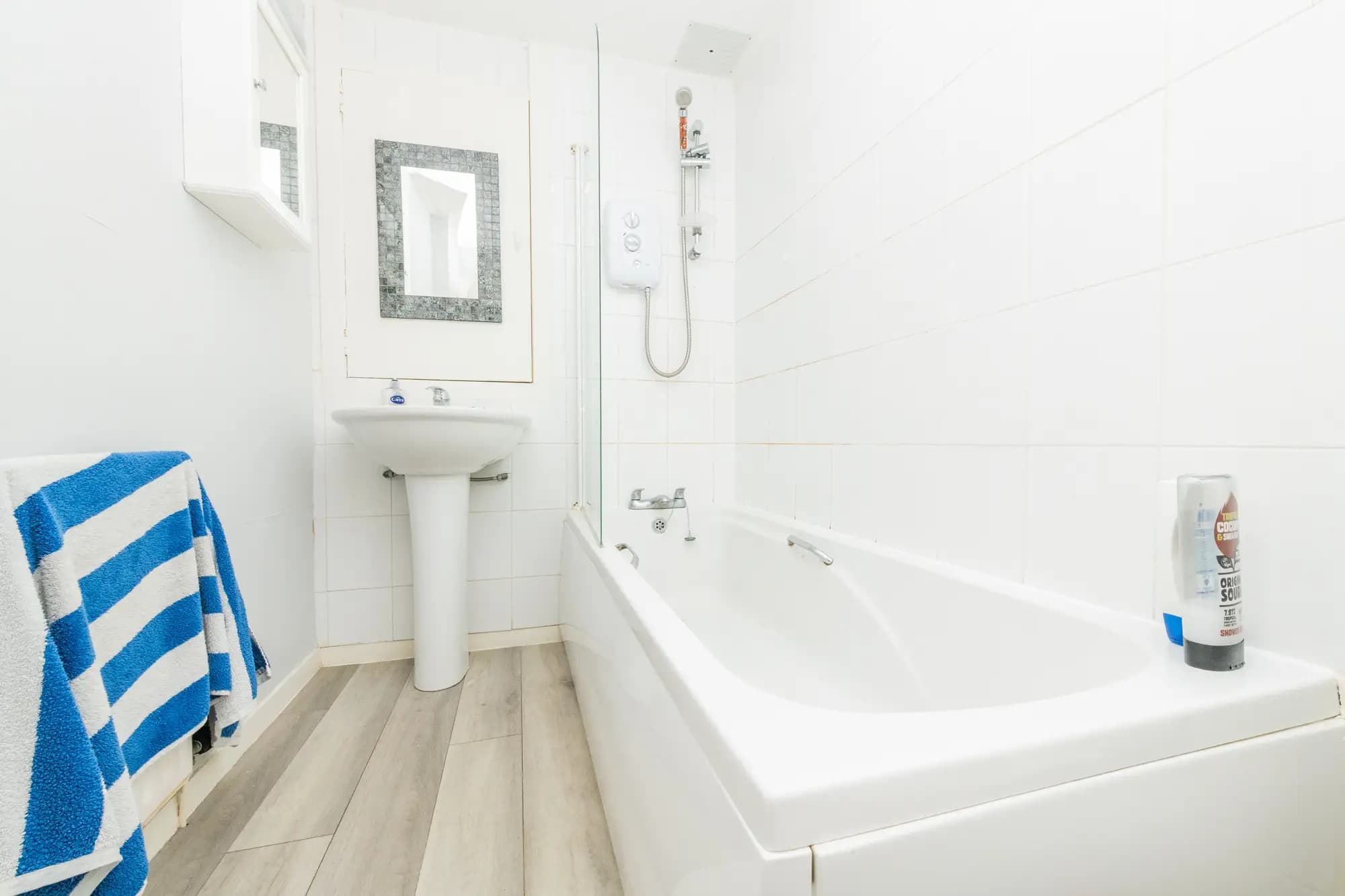 property photo 9 of 23