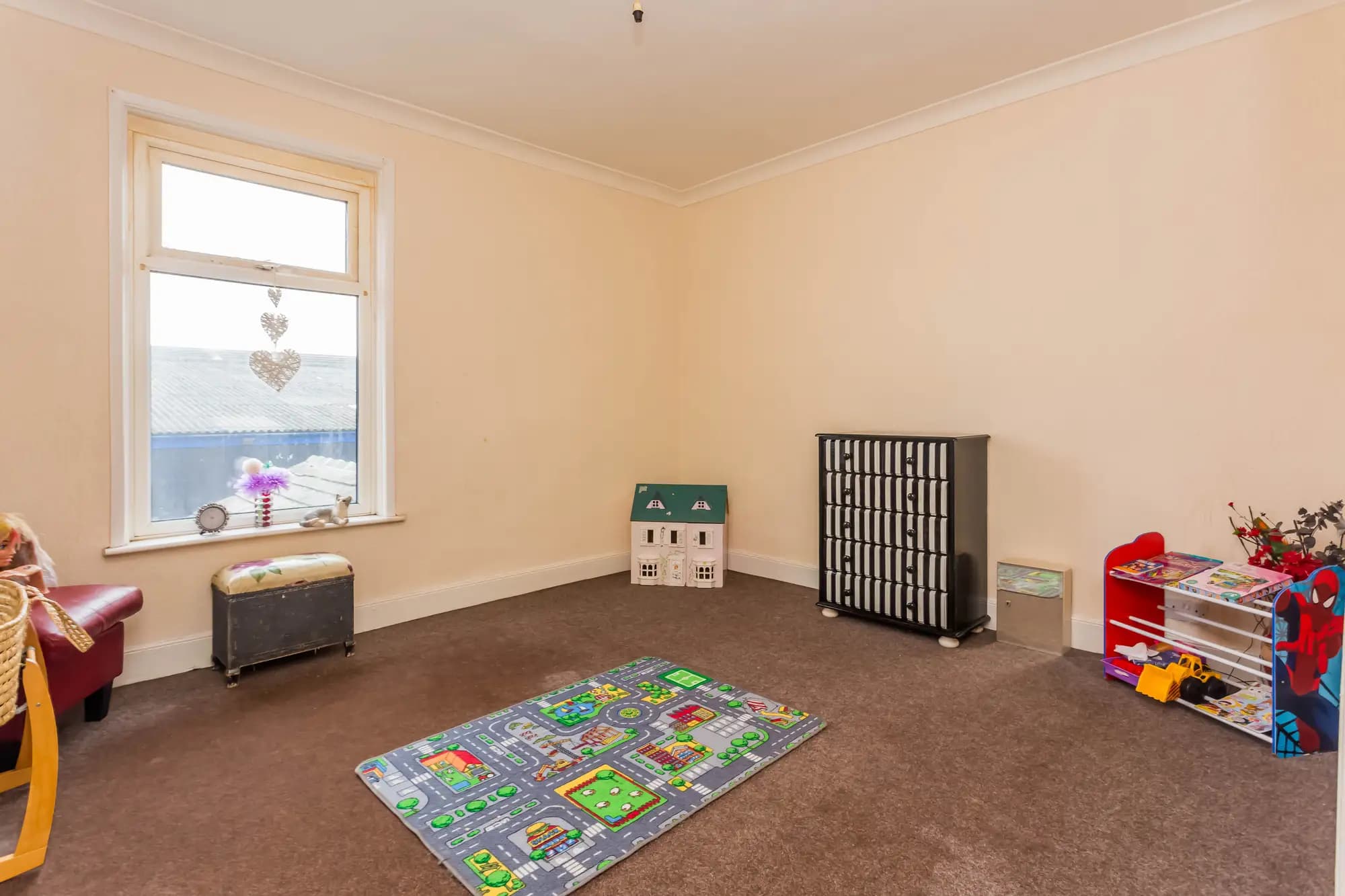 property photo 10 of 12