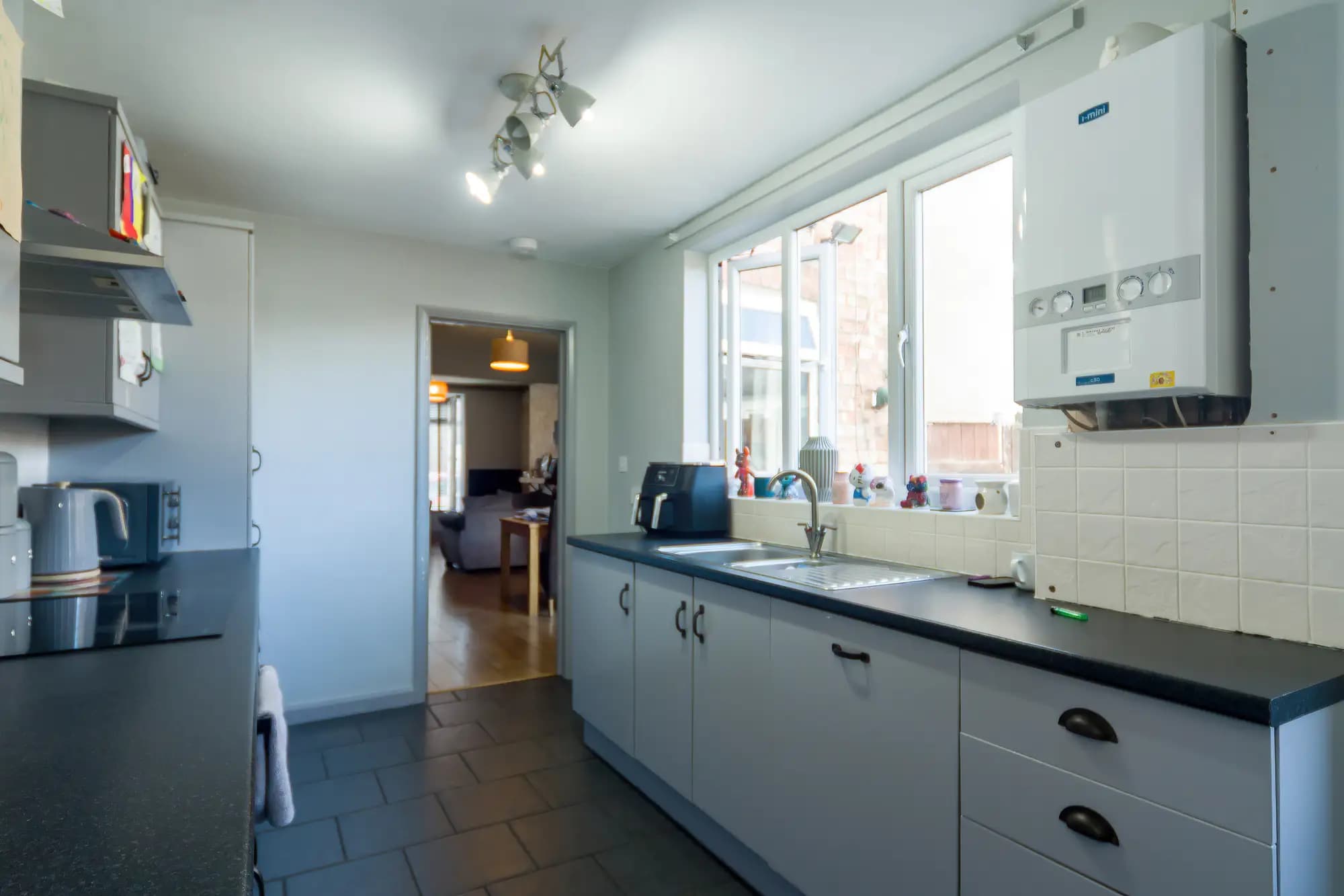 property photo 6 of 19