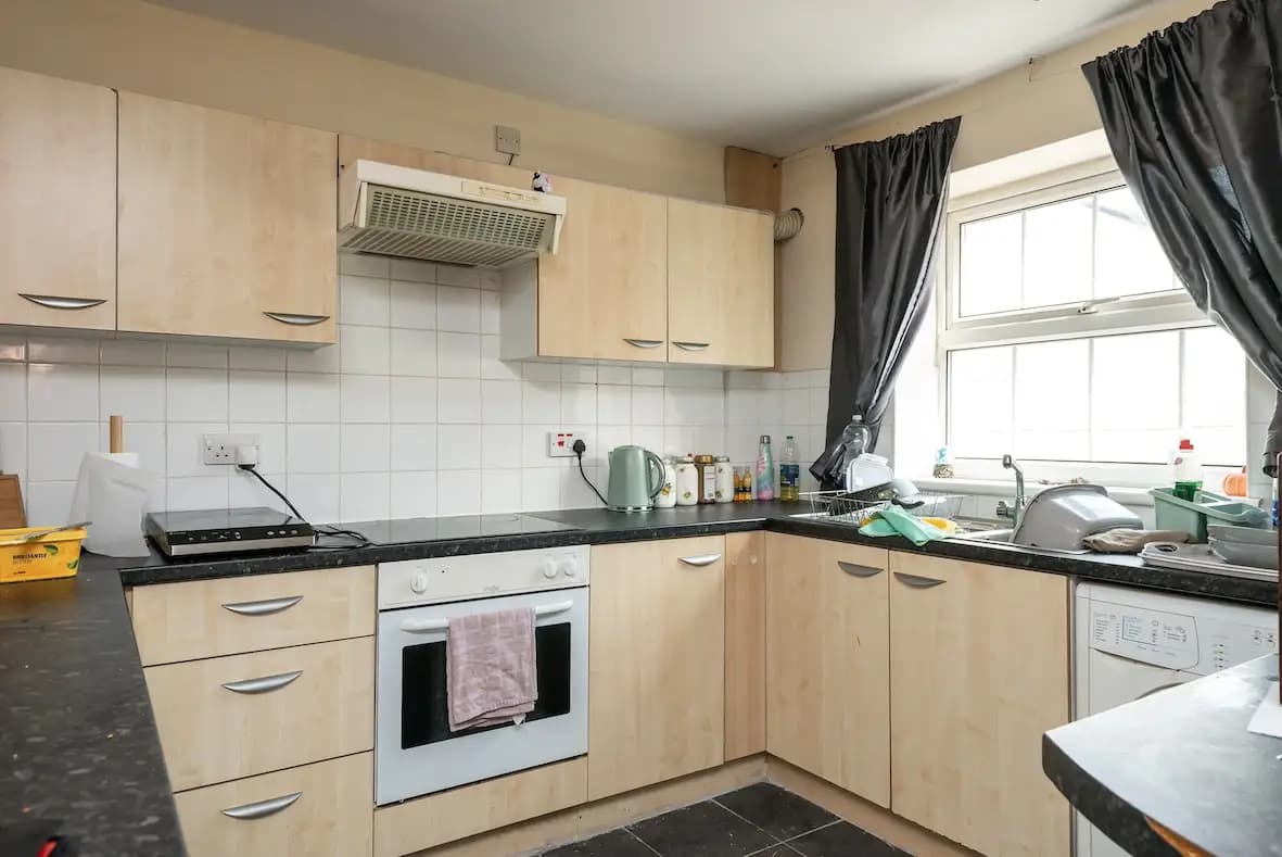 property photo 10 of 34