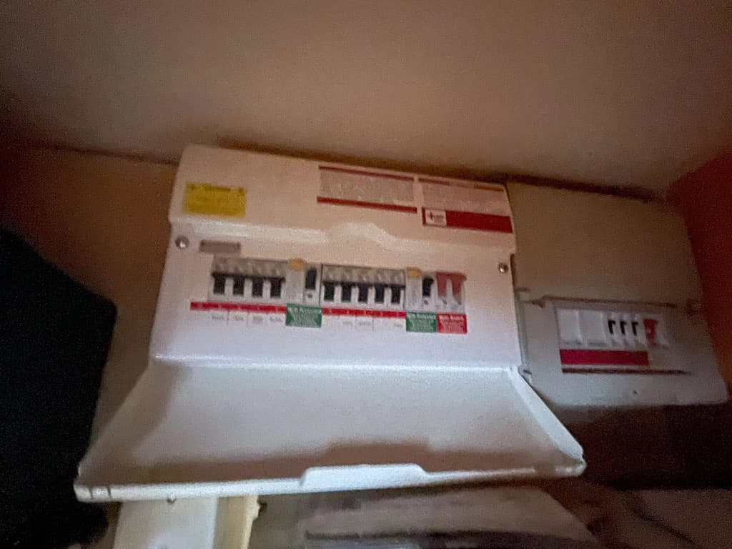 property photo 9 of 11