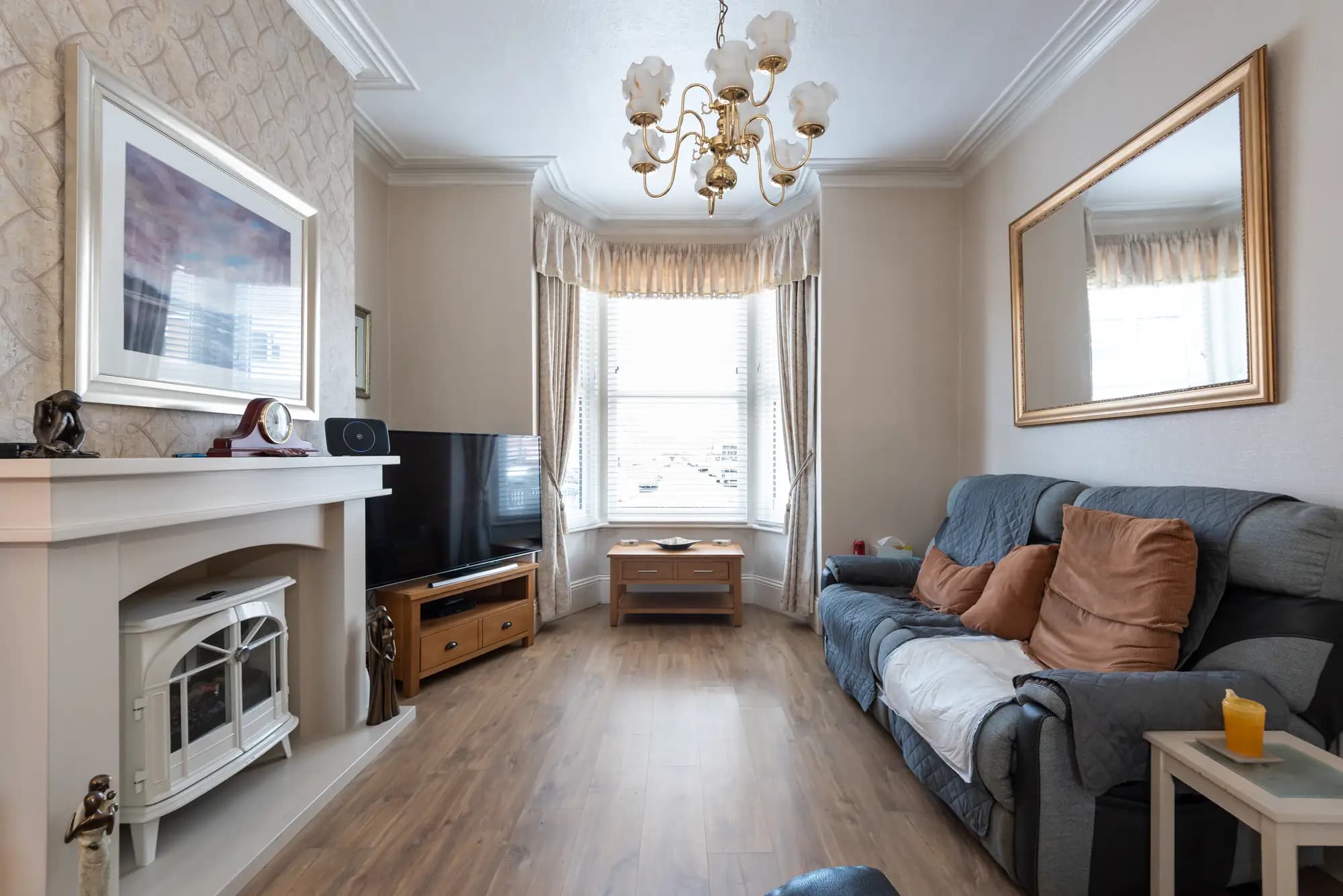 property photo 4 of 16