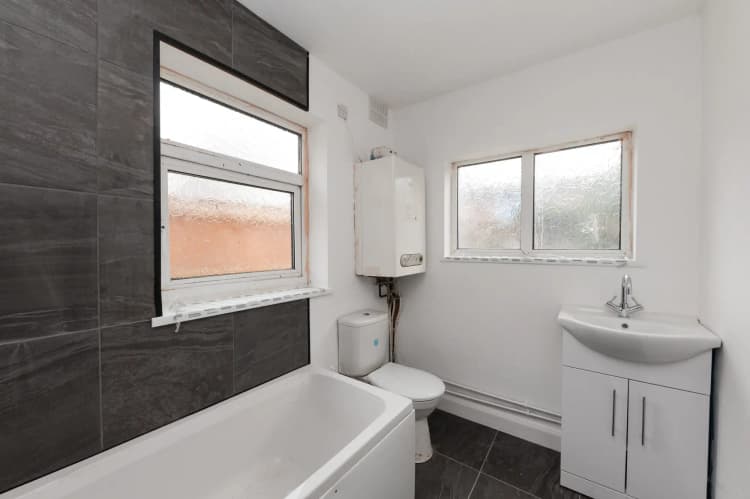 property photo 15 of 26