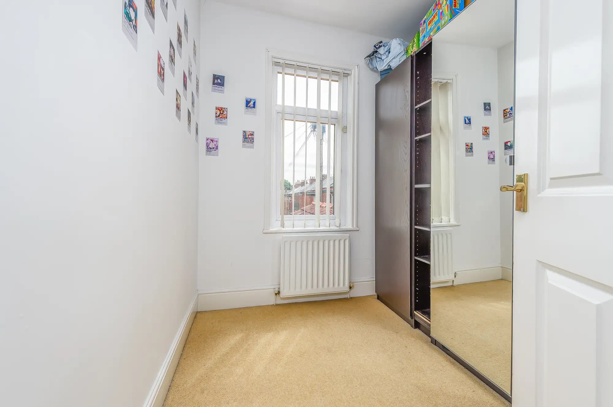 property photo 11 of 17
