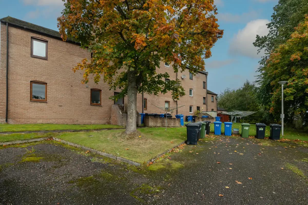 property photo 16 of 17