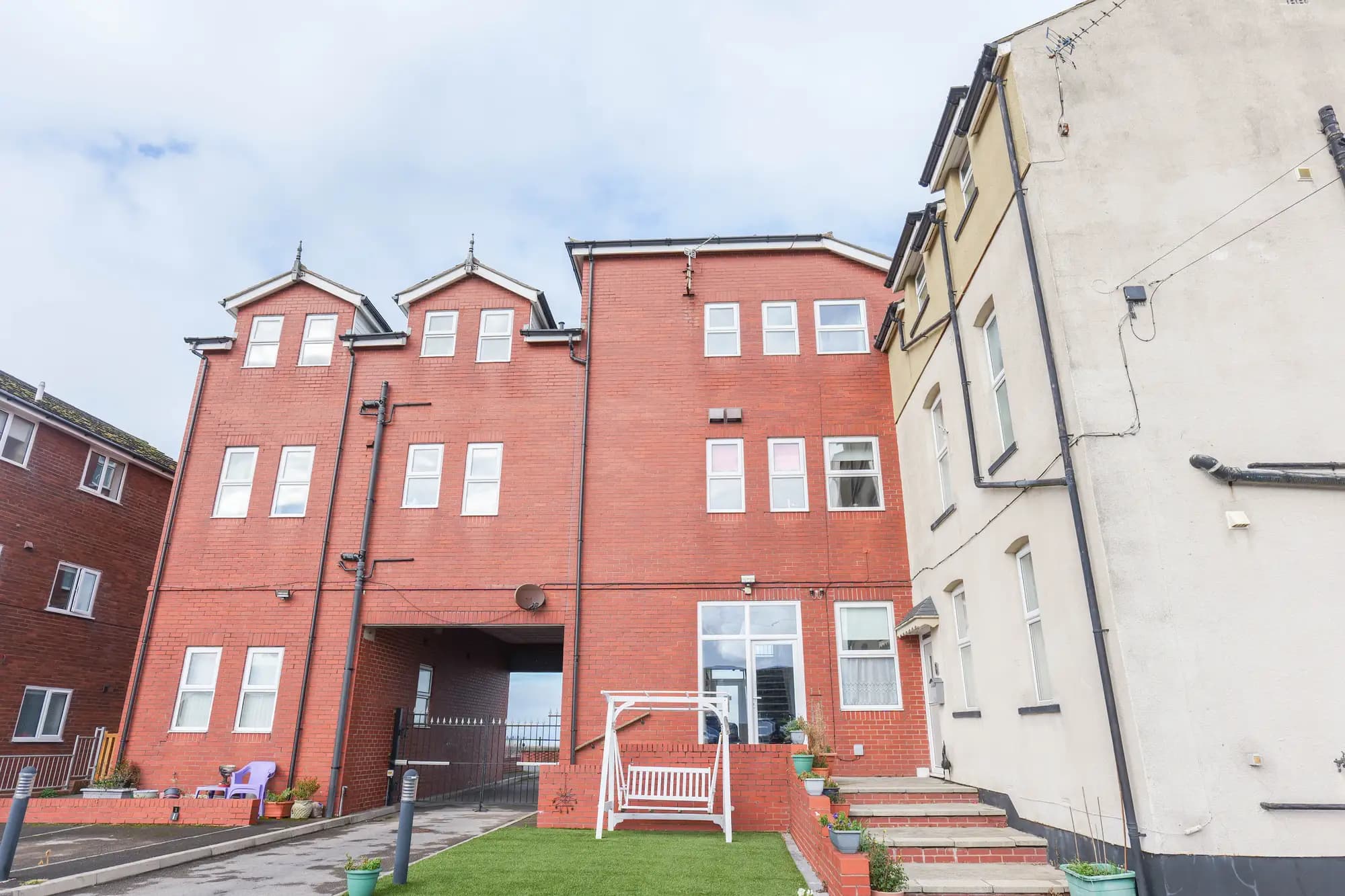 property photo 21 of 23