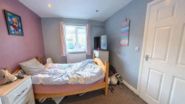 property photo 18 of 37