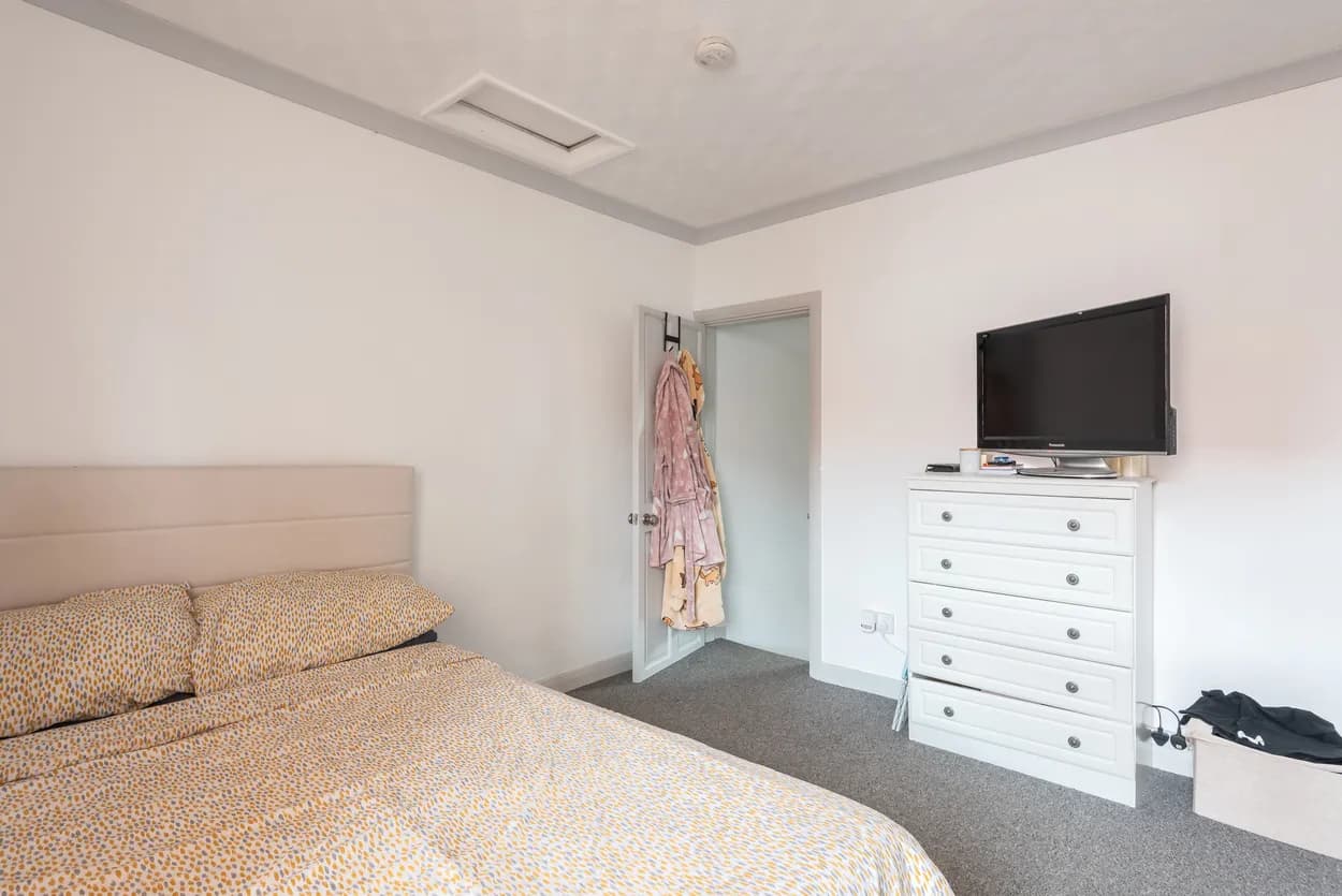 property photo 17 of 30