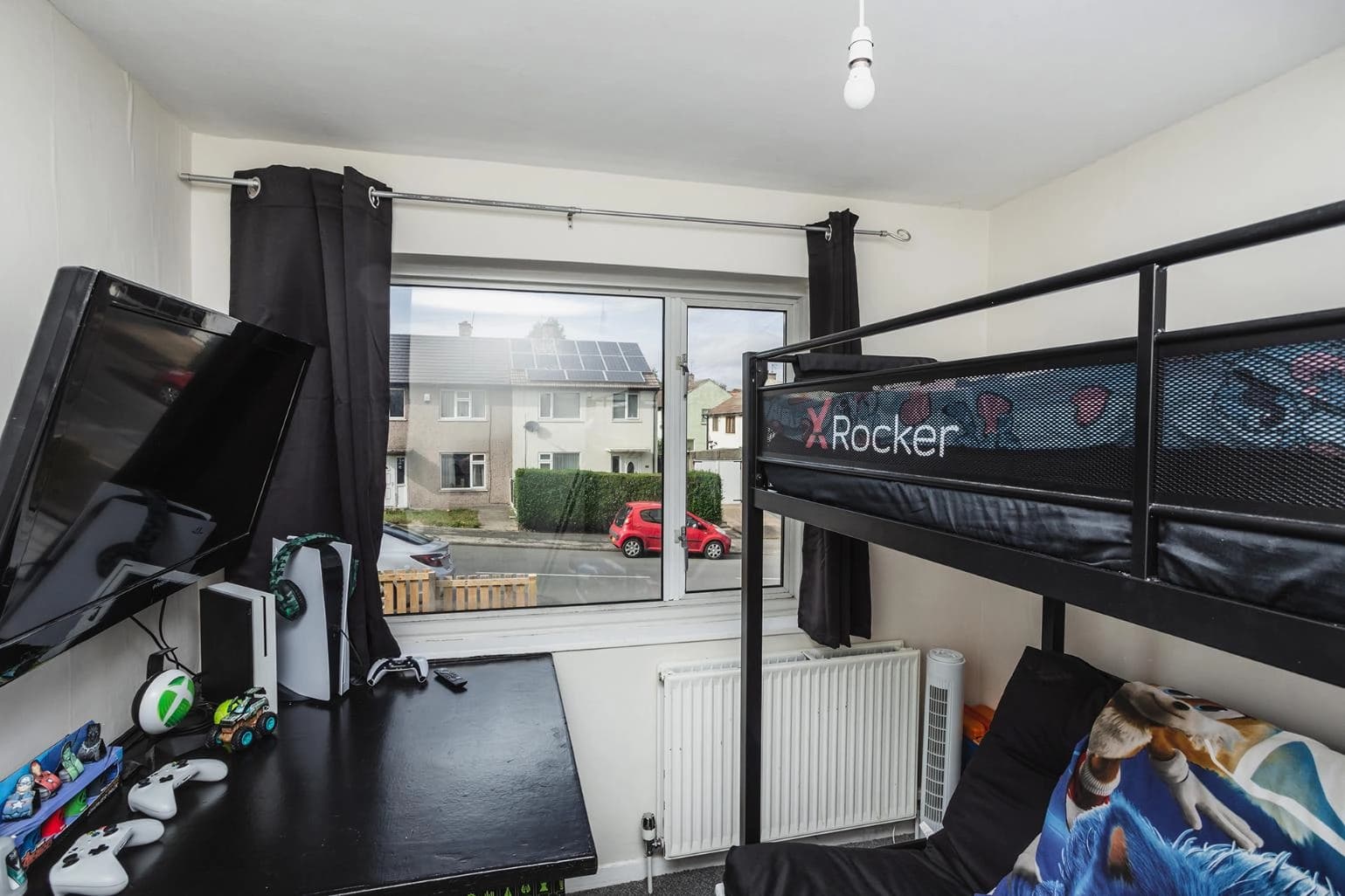 property photo 12 of 17
