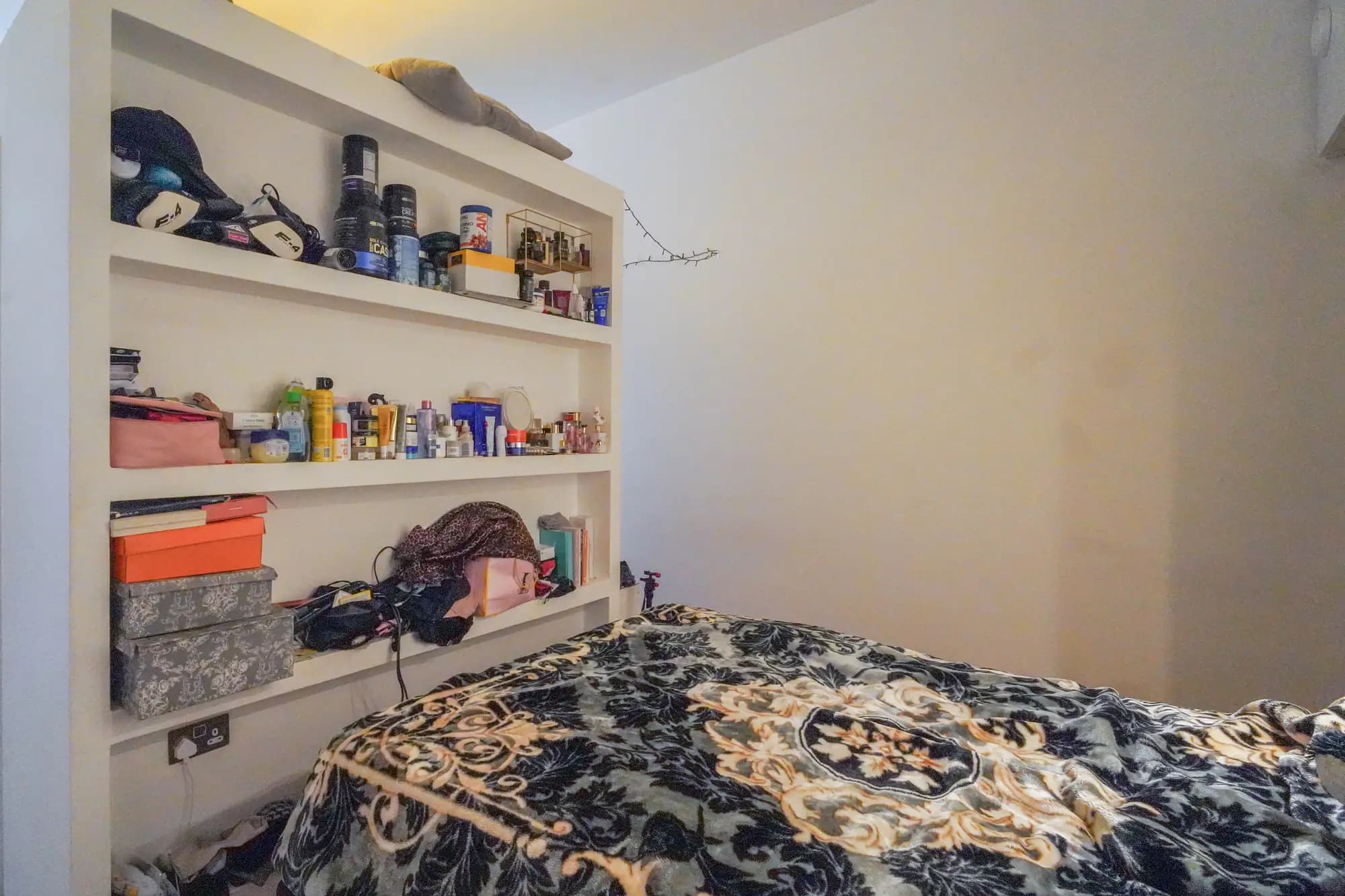 property photo 8 of 16
