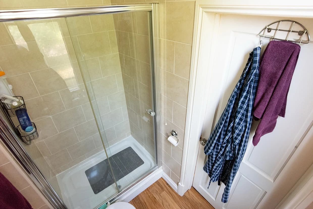 property photo 6 of 16