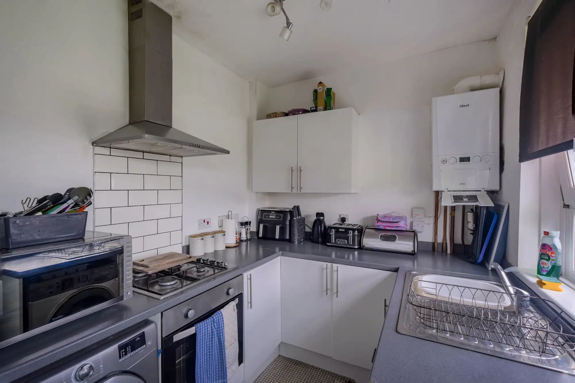 property photo 11 of 34